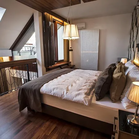 Apartment Zuckmann Piest'any