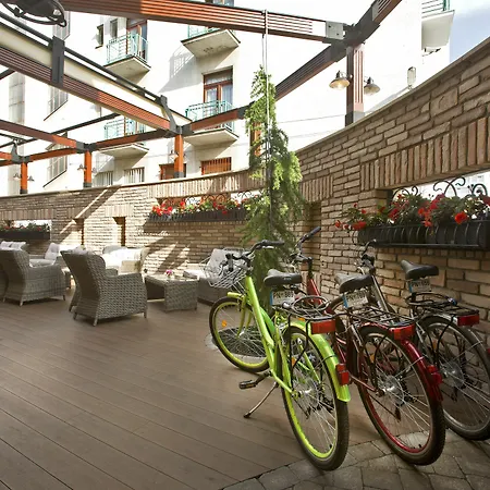 Zuckmann Apartment *